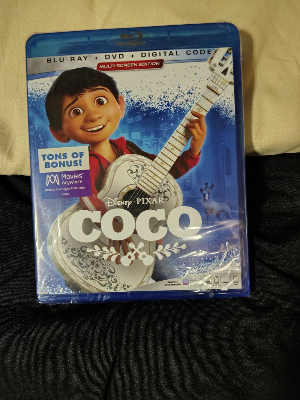 COCO Blu-ray + DVD Combo Pack - Blue